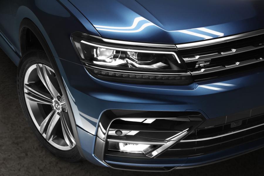 Детали экстерьера Volkswagen Tiguan R-Line 2018 года  (MX) (фото 12 из 13)